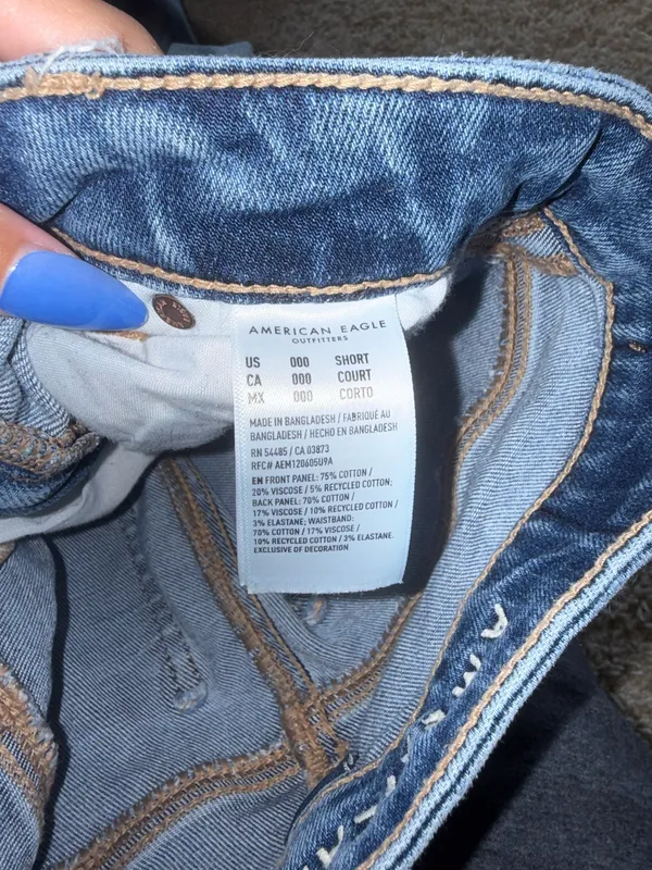 Frayed American Eagle Mom Jeans - Image 5