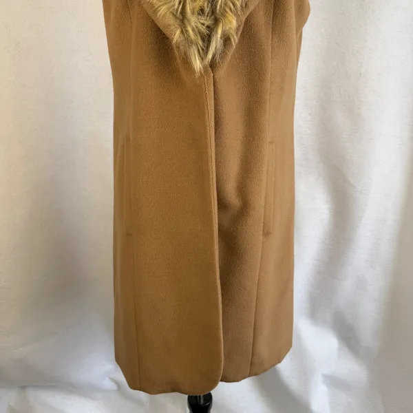 GUESS Los Angeles Womens Medium Camel Tan‎ Faux Fur Collar Longline Vest Chic - Image 4