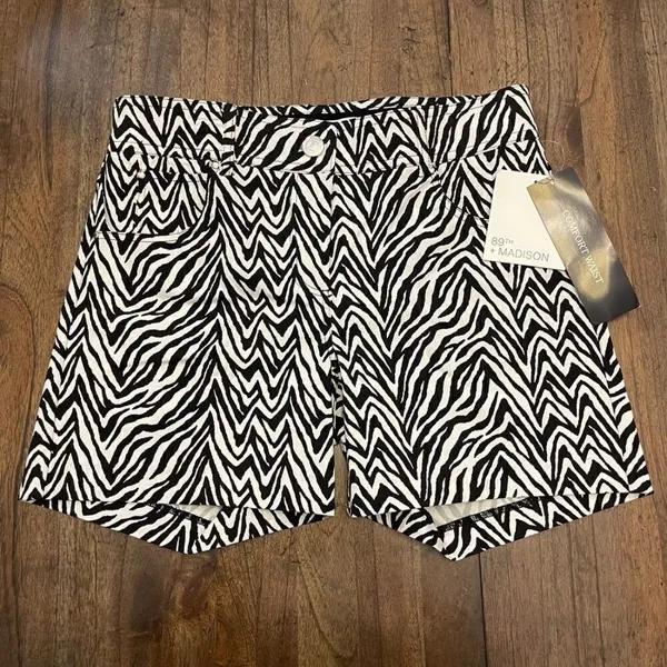 89th + Madison | Zebra Stretch Shorts Black Size 6 - Image 6