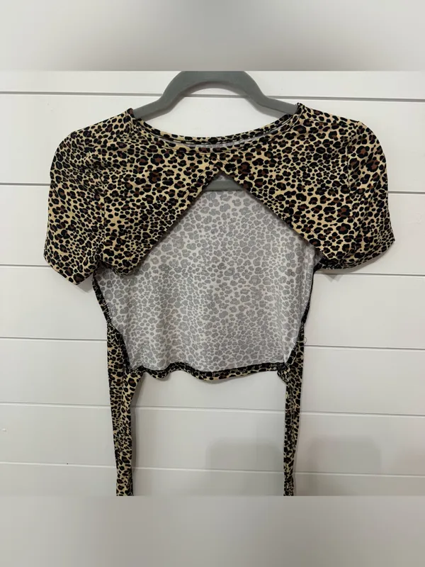 Shein animal print blouse that ties in the back - Image 3