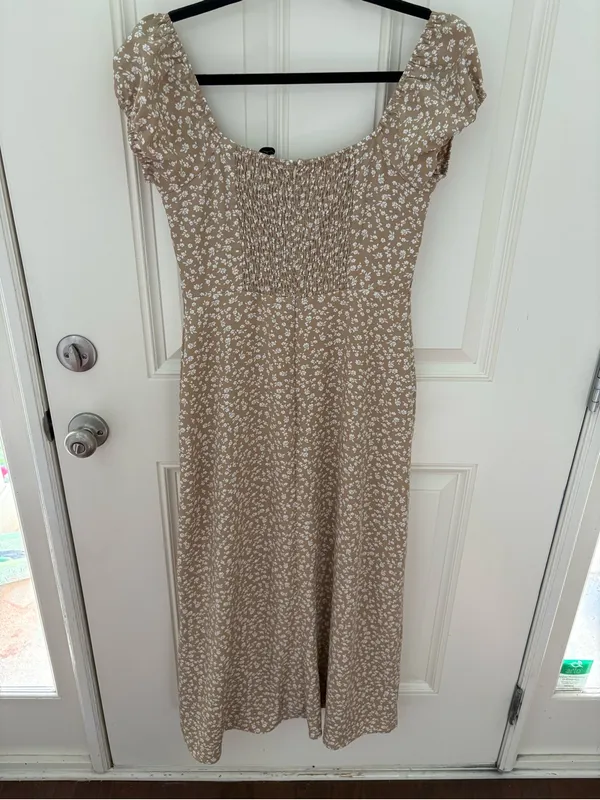 Petal & Pup Leire Floral Maxi Dress Size Medium - Image 4