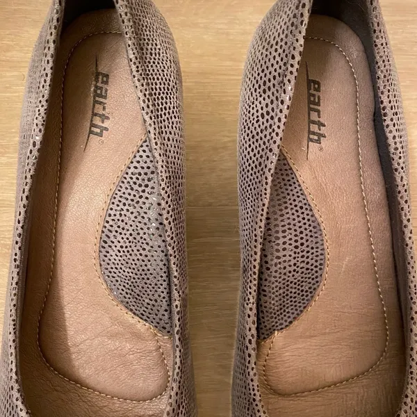 Earth Bijou Grey Printed Leather Suede Dressy Slip On Pumps Sz 9 - Image 5