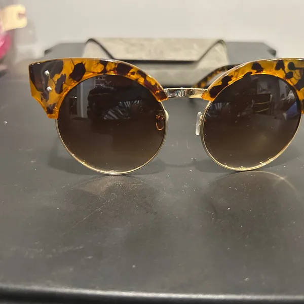 Tortoise Shell Sunglasses Brown - Image 8