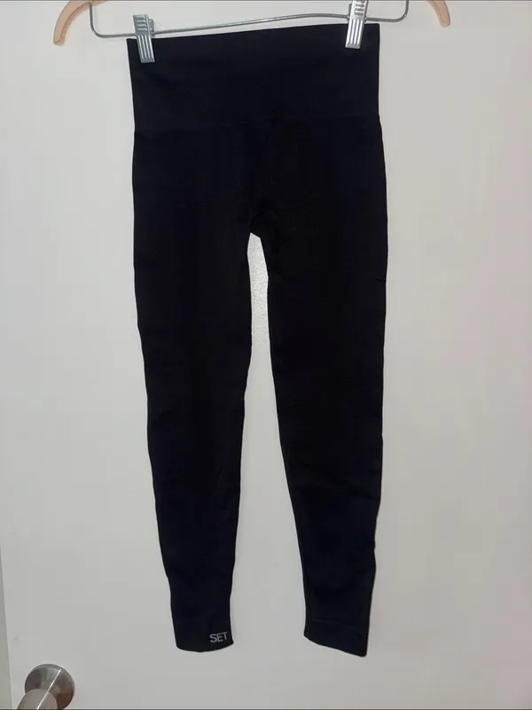 SET Active High Waisted Sportbody Black Athletic Leggings - Image 4