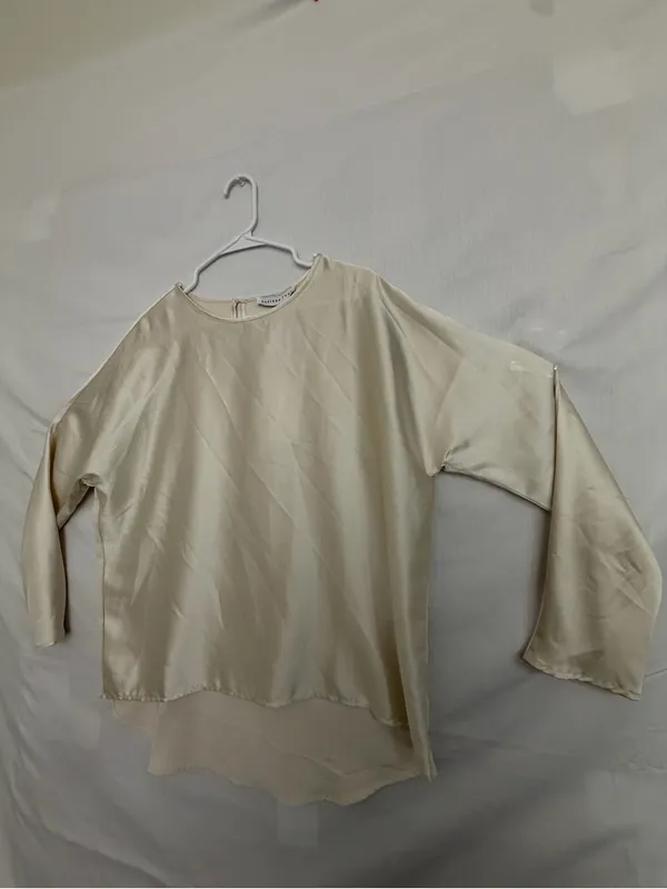 Endless Rose Women’s Cream Satin Blouse Size M NWT (A837) - Image 2