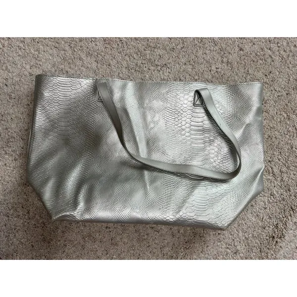 Bath & Body Works Silver Snakeskin Tote Bag Zipper Metallic Faux Leather Purse - Image 8