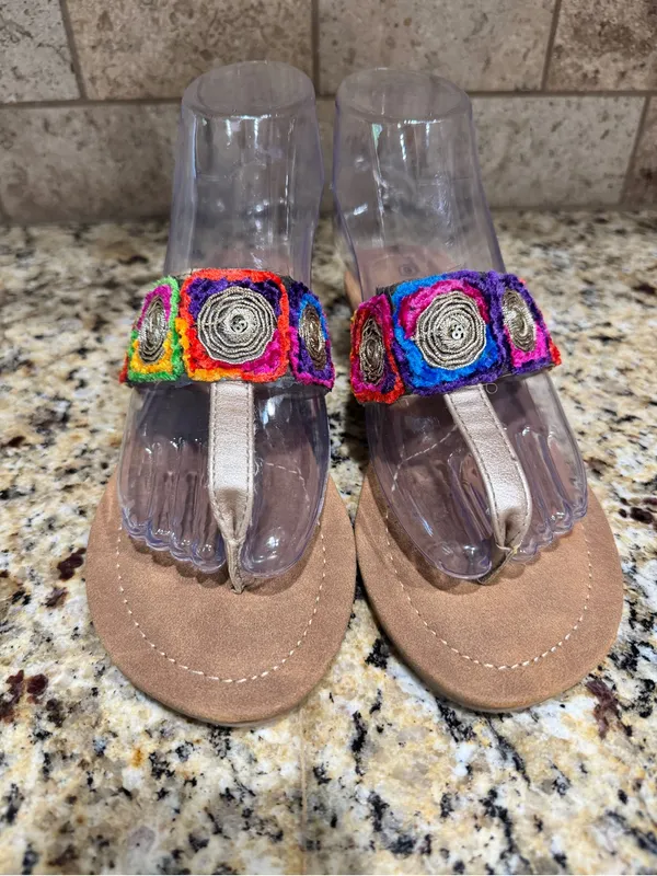 Amanda Blu Size 6 Embroidered Colorful Flip‎ Flop Flat Open Toe Sandals - Image 2