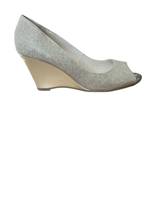 Simply Pelle Wendie women's gold glitter peep toe wedge pump shoe size 8 1/2M - Image 2