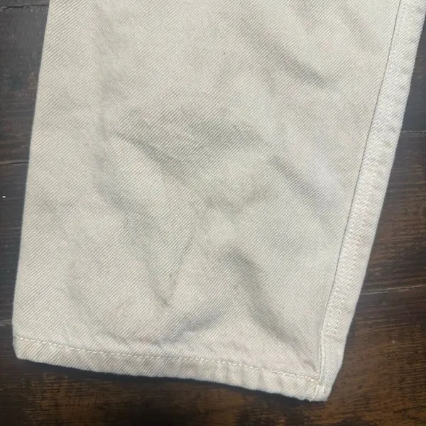 American Eagle cream distressed size 4 short Mom straight jeans - Image 4
