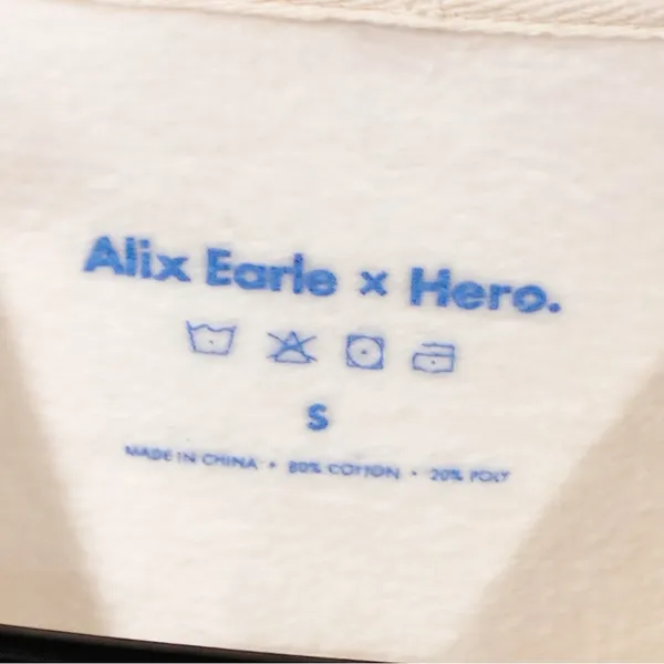 Alix Earle x Hero Cosmetics Cream Crewneck Pullover Sweatshirt Size Small - Image 4