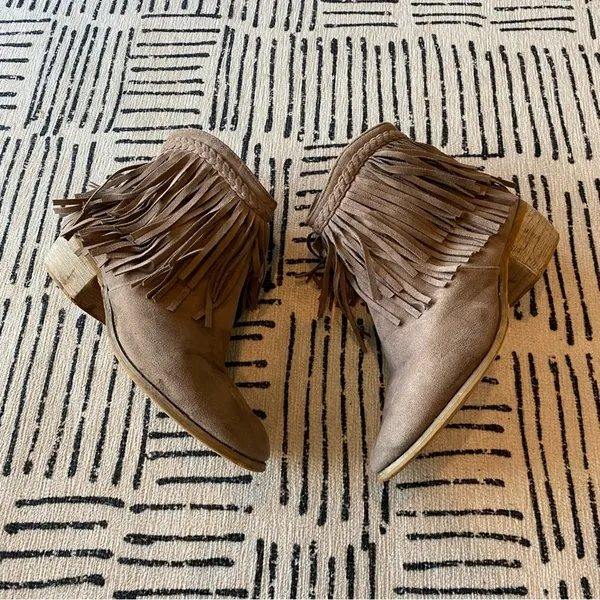 J. Adams Bree Taupe Suede Fringe Western Ankle Boots Size 10 - Image 3