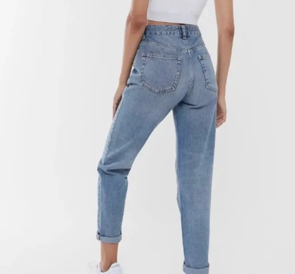 BDG Urban Outfitters High Rise Medium Wash Mom Jeans W27 - Image 2