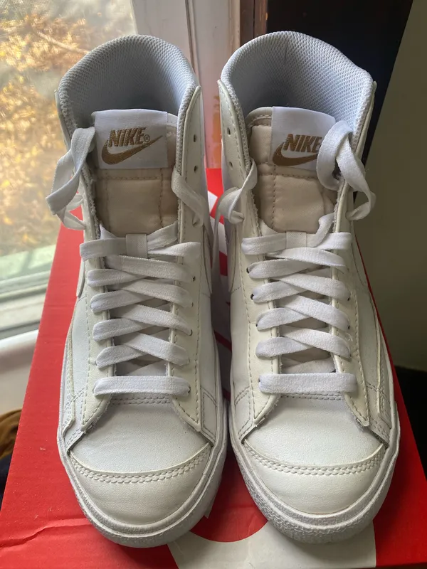 White Nike high tops  - Image 3