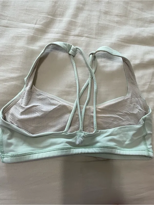 Light mint lululemon free to be bra size 4 - Image 3