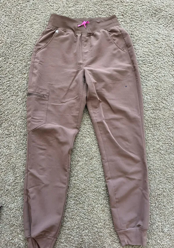 FIGS Scrubs Set - Image 2