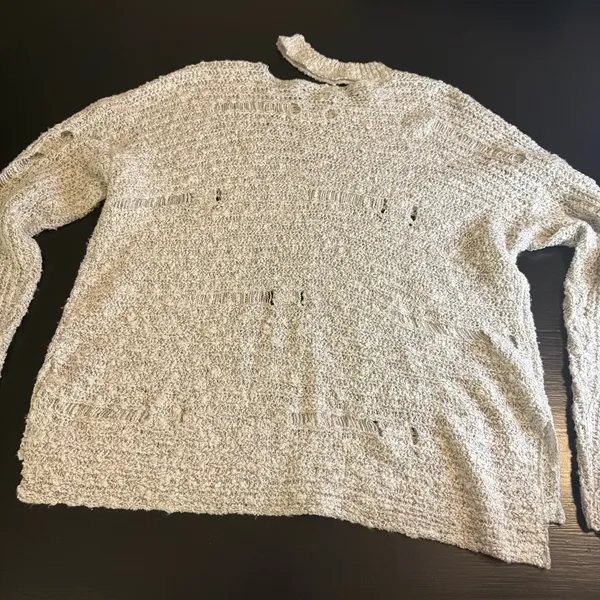 Lush clothing distressed Cozy Gray Women's Sweater‎ - Image 7