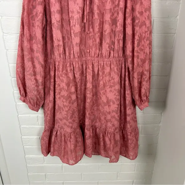 NWT Lauren Conrad Pink Textured Floral Dress Size XL - Image 4