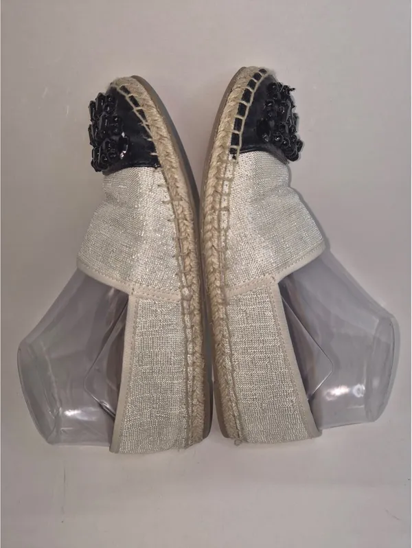 Circus by SAM EDELMAN Women 6 Loretta Tan Espadrille Black Bead Academia Flats - Image 4