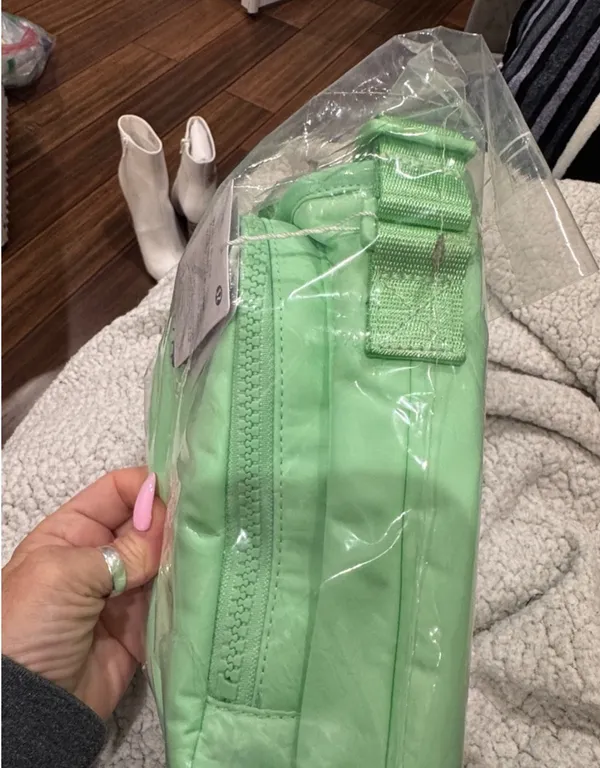 Lululemon Lime / Rainforest Green Crossbody Water Bottle with Front Pocket - Image 6