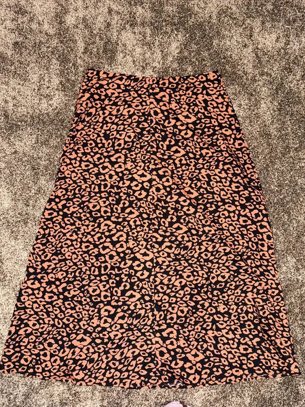 Leopard Print Women's Skirt Size Medium Orange - Image 4