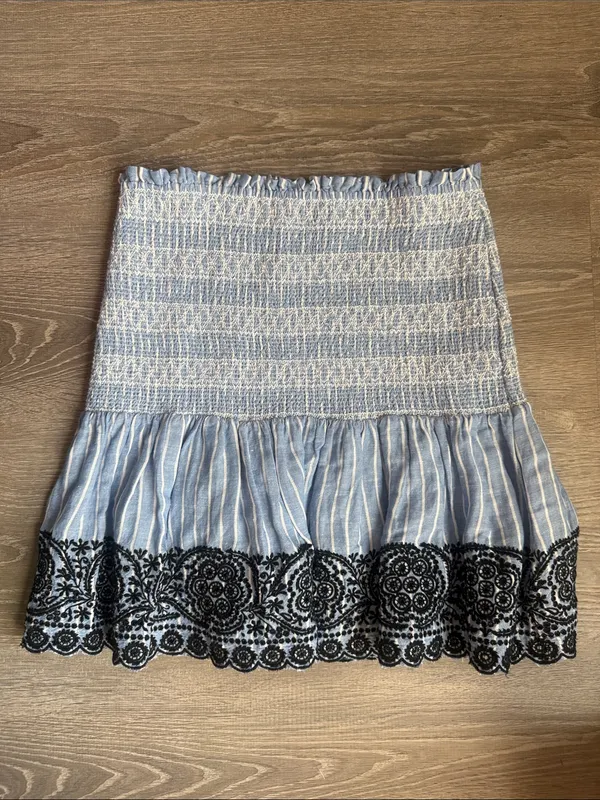 Anthropologie Maeve Smocked Linen Mini Skirt Small - Image 2