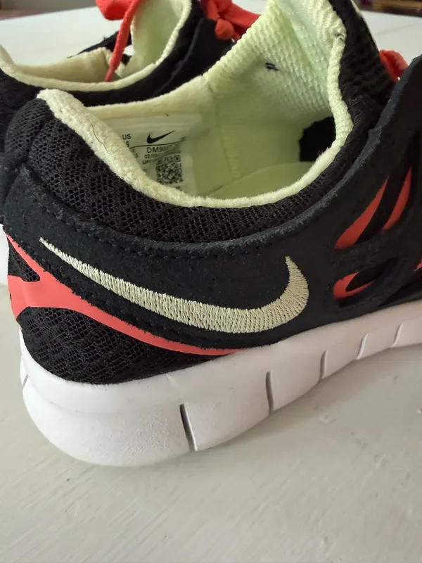 Nike Running Shoes size 6 - Image 10