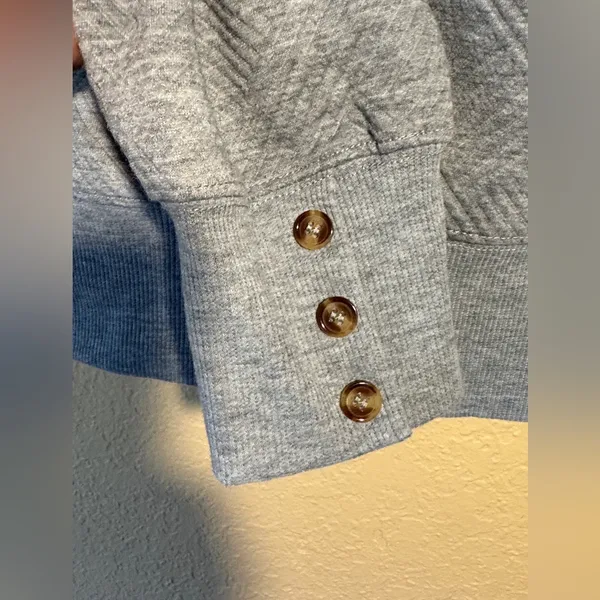 Grey Quilted Knit Polo Pullover Gray Size M - Image 6