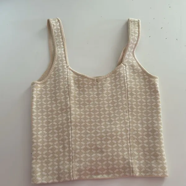 Abercrombie Jacquard Elevated Knit Soft V-Neck Tank NWT - Image 3