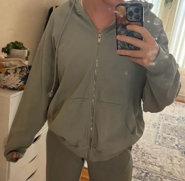 Brandy Melville christy hoodie - Image 6