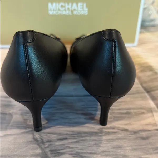 NWT Michael Kors Mandy Flex Kitten Pumps - Image 8
