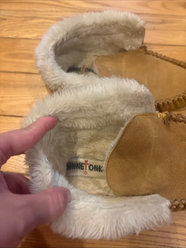 Minnetonka Moccasin Slipper Shoe Size 6 - Image 4