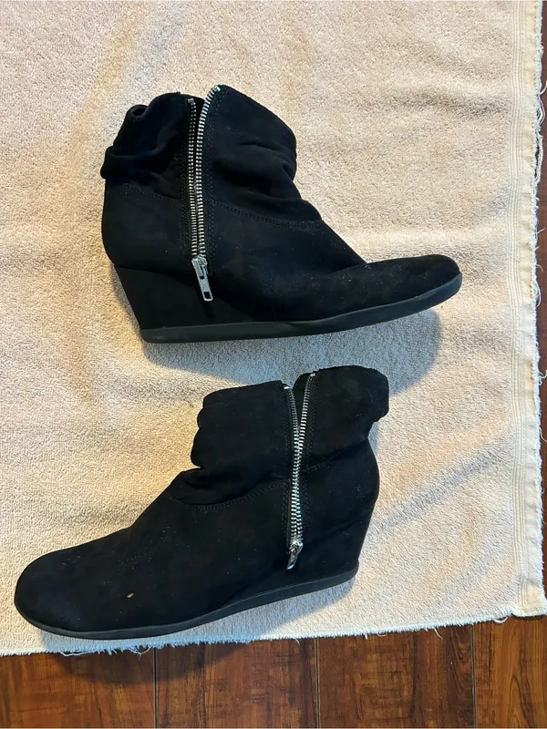 AEROSOLES Black Suede Wedge Ankle Boots - Image 2