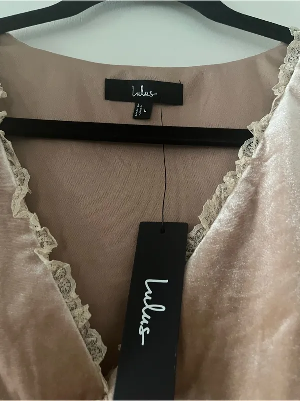 Lulus Blush Pink Velvet Puff Sleeve Midi Dress Large Lace Coquette Babydoll NWT - Image 4