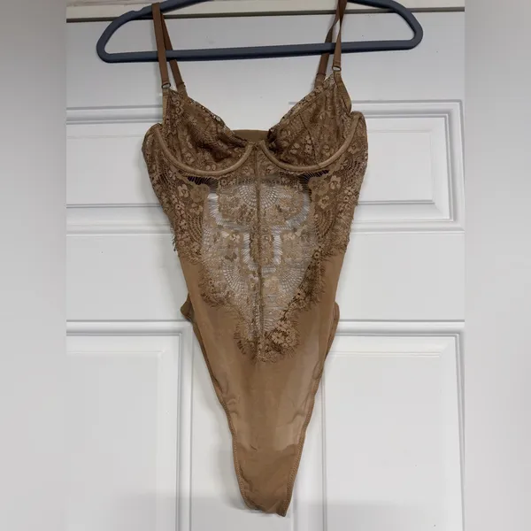 Babaton‎ Aritzia Beige Brown Lace Bodysuit Feminine Coquette Sheer - Image 6