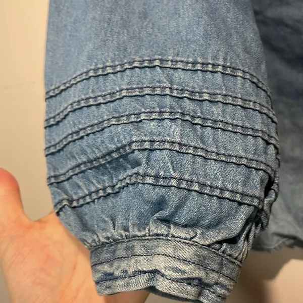 American Eagle Outfitters- Chambray Denim Full Button Down Shirt- Size XS - Image 5