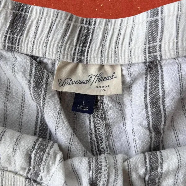 Universal Threads Striped linen shorts - Image 2