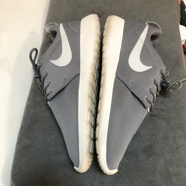 Nike Roshe One Sneakers - Image 10