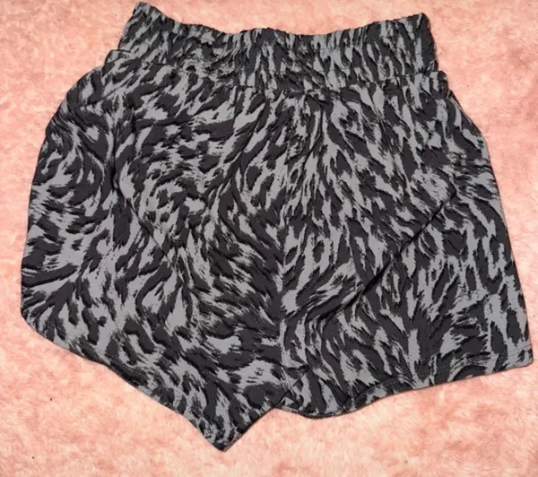 Girls small nike animal print shorts - Image 3