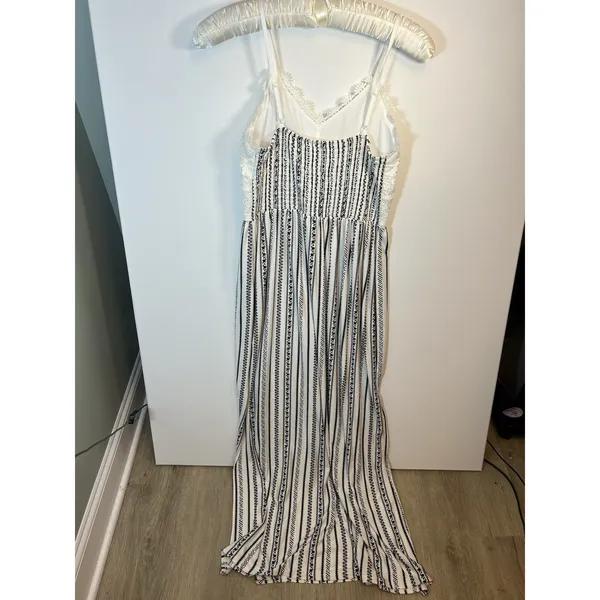 No Boundaries Juniors L White/Black Striped V-Neck Lace Smocked Maxi Dress - Image 13