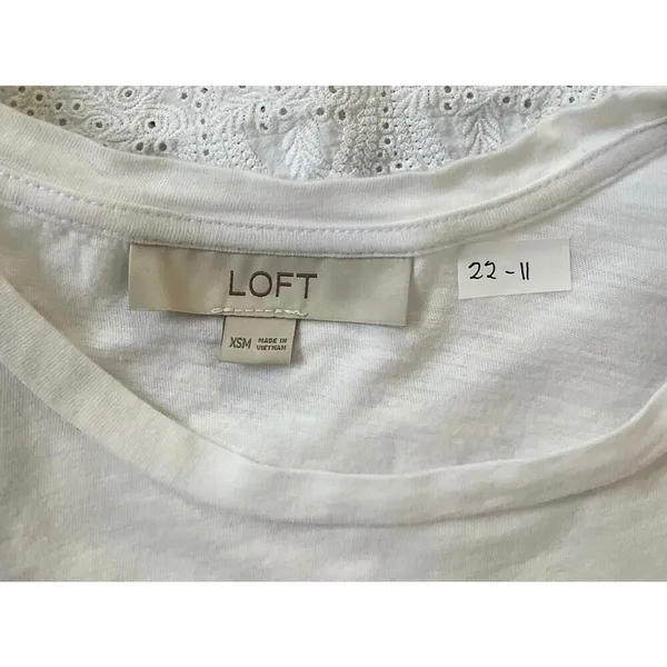 Loft White Crew Neck Eyelet Trim Short Sleeve Women's Top Size XS | 22-11 - Image 3