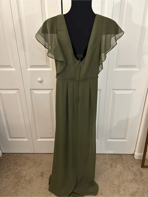 David's Bridal Gorgeous double layered chiffon flutter sleeve dress - Image 7