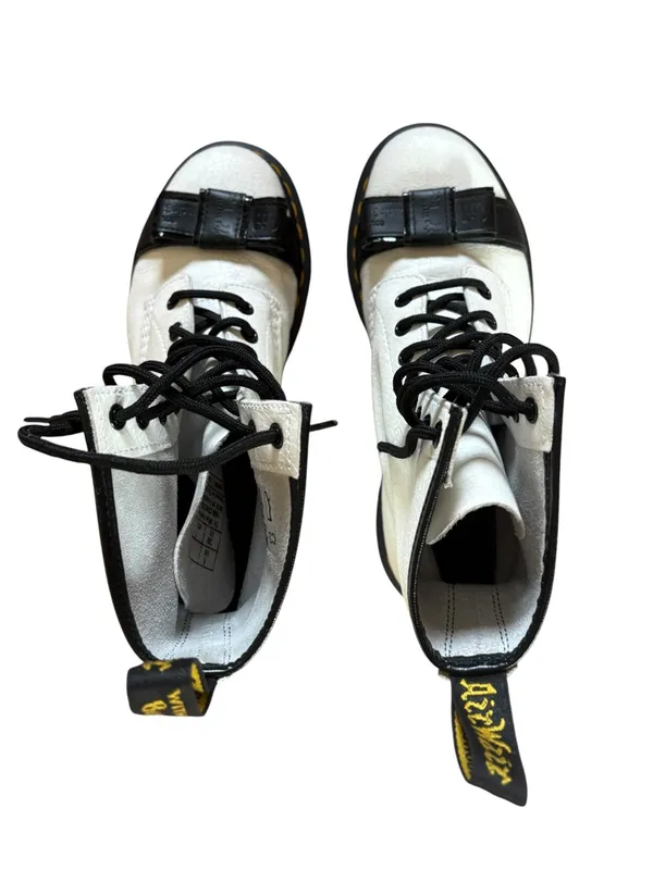 Dr Doc Martens 1460 White Black Crackle Patent Lamper Smooth Leather Womens 7 - Image 3