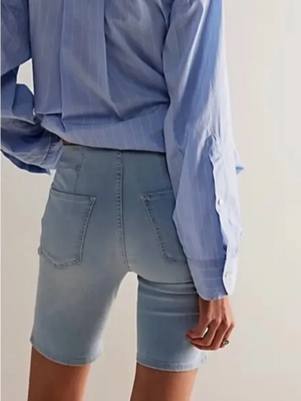 Free People Pull on Stretchy Light Blue Shorts(Size Small) - Image 3