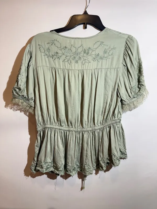 Anthropologie Blue Floral Embroidered Lace V Neck Peplum Blouse Size M - Image 4