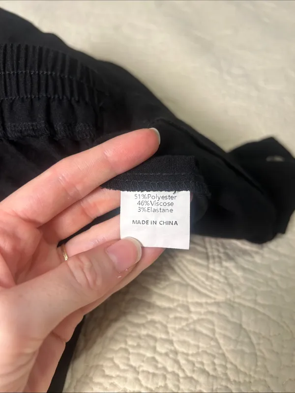 Classic Black Women's Bermuda Shorts Size L - Image 7