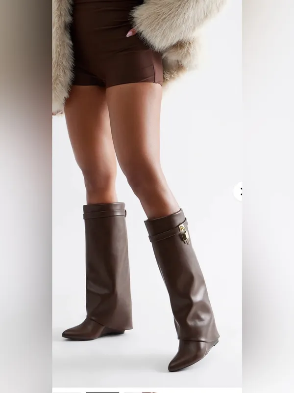 Cape Robbin Leather Knee High Boots Brown Gold Hardware Designer Style - Image 3