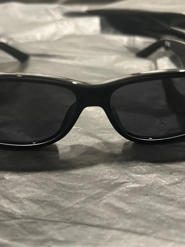 Quay Australia Black Slim Rectangle Sunglasses - Image 8