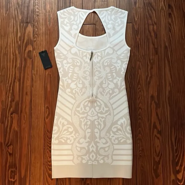 GUESS ornate diamond dress milk multi Size Large NWT - Image 4