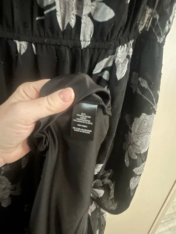 Torrid sz 2 2xl plus black gray Swiss dot smocked neck tank dress floral lined - Image 9