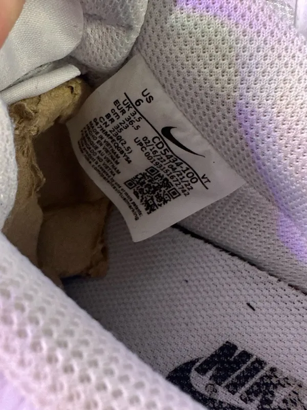 Nike White Mesh Low-Top Sneakers with Black Logo - Image 9